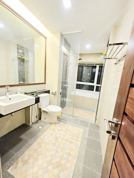 Kondominium untuk Disewa di H Residence (One Ritz Residence / Kelawai View) - Allen Yeoh - Bathroom - PropertyGuru.com.my