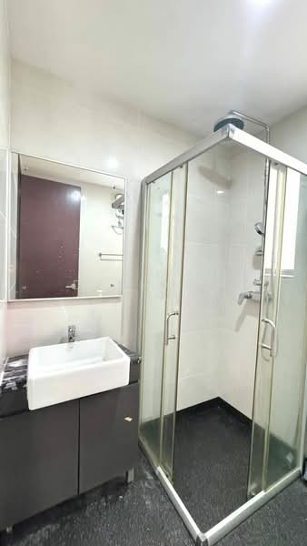 Condominium for Rent at Bay Laurel @ Country Garden Danga Bay - Desmond Lim - Bathroom - PropertyGuru.com.my