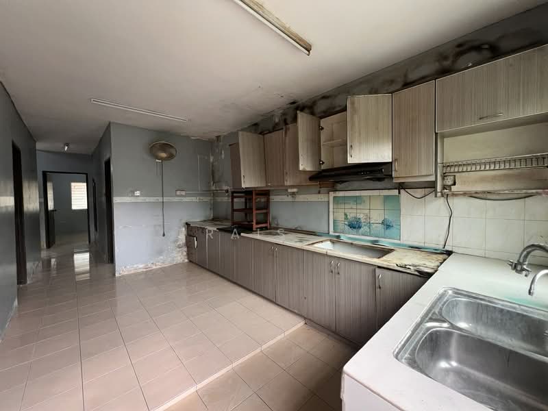 1-storey Terraced House for Sale in Kampung Rantau Panjang (Kapar) - RAIS . - Kitchen - PropertyGuru.com.my