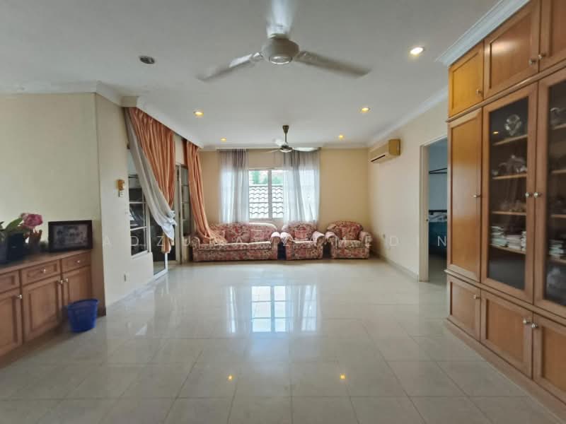 Bungalow for Sale in Bukit Jelutong (Shah Alam) - Adzura Zamedin - Living Room - PropertyGuru.com.my