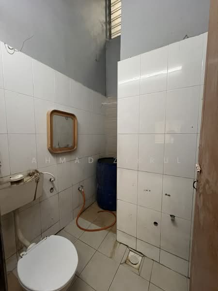 Rumah Teres untuk Dijual di Klang (Selangor) - Ahmad Zikrul - Bathroom - PropertyGuru.com.my