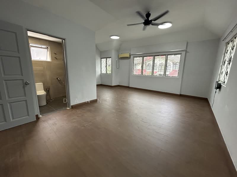 Rumah Teres untuk Disewa di Taman Mayang (Petaling Jaya) - Danny Pang - Bathroom - PropertyGuru.com.my