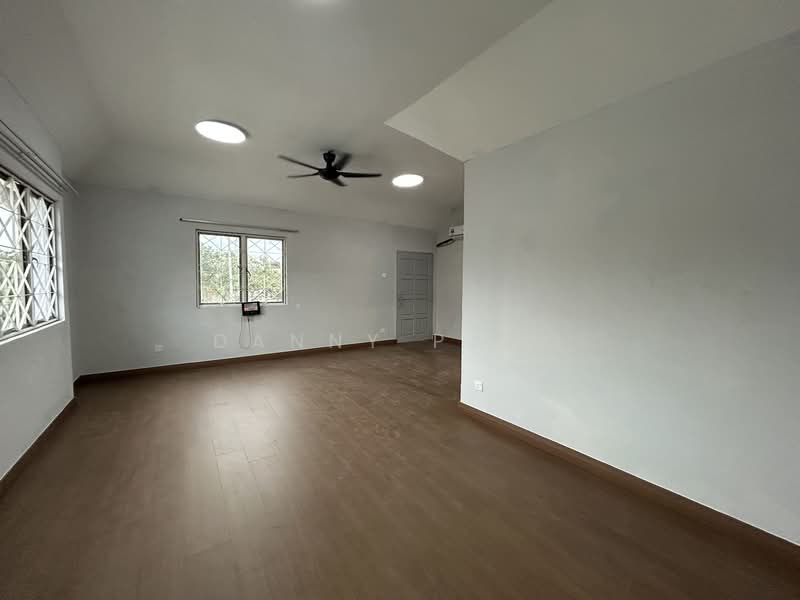 Rumah Teres untuk Disewa di Taman Mayang (Petaling Jaya) - Danny Pang - Living Room - PropertyGuru.com.my