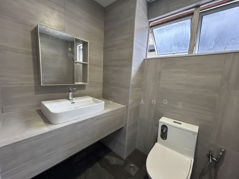 Rumah Teres untuk Disewa di Taman Mayang (Petaling Jaya) - Danny Pang - Bathroom - PropertyGuru.com.my