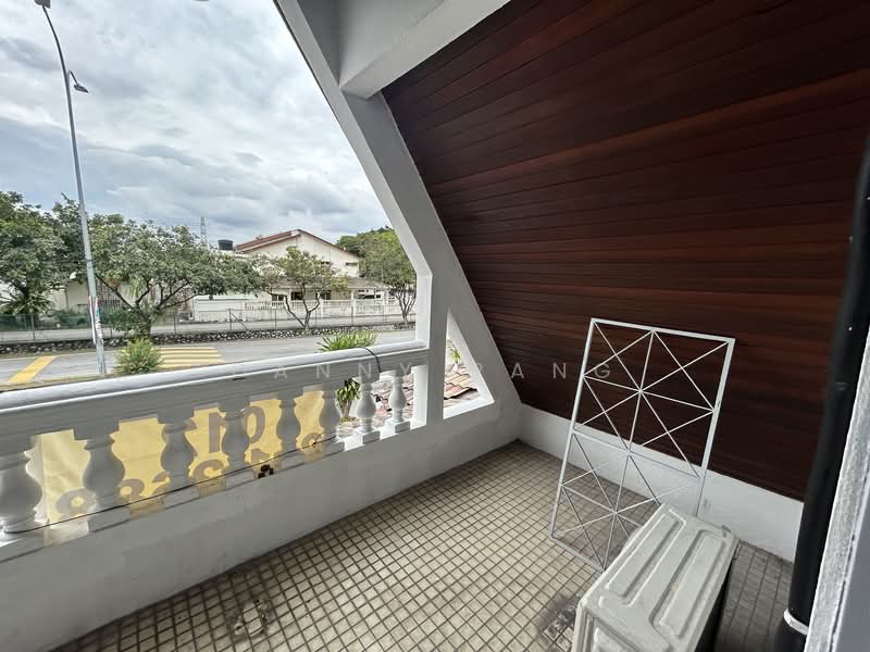 Rumah Teres untuk Disewa di Taman Mayang (Petaling Jaya) - Danny Pang - Balcony - PropertyGuru.com.my