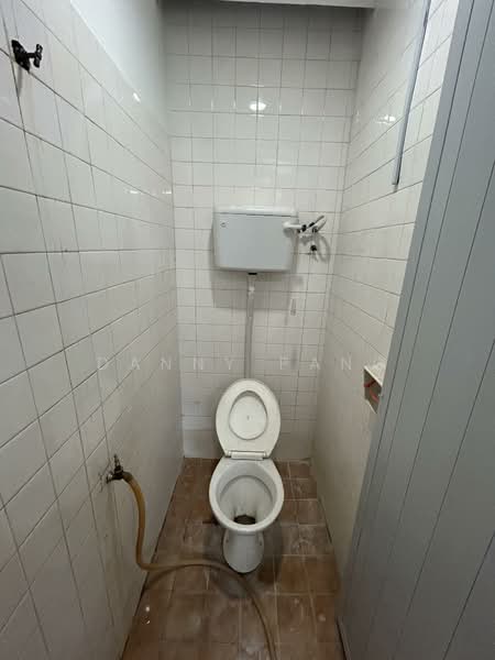 Rumah Teres untuk Disewa di Taman Mayang (Petaling Jaya) - Danny Pang - Bathroom - PropertyGuru.com.my