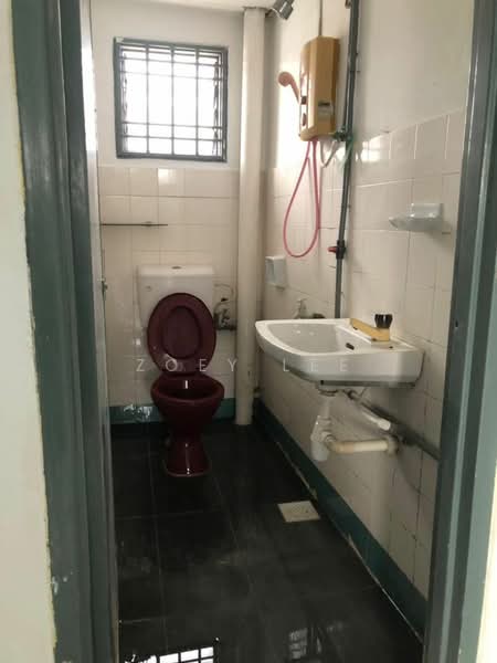 Rumah Teres 2 Tingkat untuk Dijual di Taman Cahaya Masai (Pasir Gudang) - Zoey Lee - Bathroom - PropertyGuru.com.my