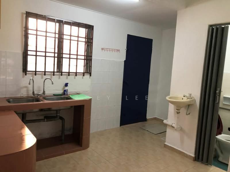 Rumah Teres 2 Tingkat untuk Dijual di Taman Cahaya Masai (Pasir Gudang) - Zoey Lee - Kitchen - PropertyGuru.com.my