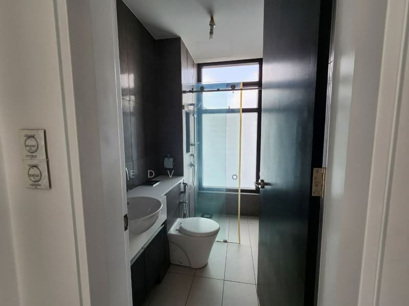 Servis Apartment untuk Dijual di TriTower Residence @ Johor Bahru Sentral - Edven Ng - Bathroom - PropertyGuru.com.my