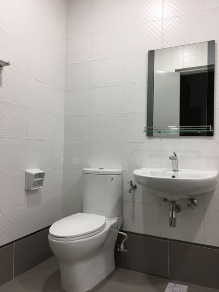 Servis Apartment untuk Dijual di Seasons Amara Larkin - Zoey Lee - Bathroom - PropertyGuru.com.my