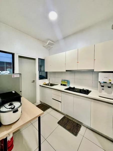 Kondominium untuk Dijual di The Greens @ Subang West - Noraini Dahan - Kitchen - PropertyGuru.com.my