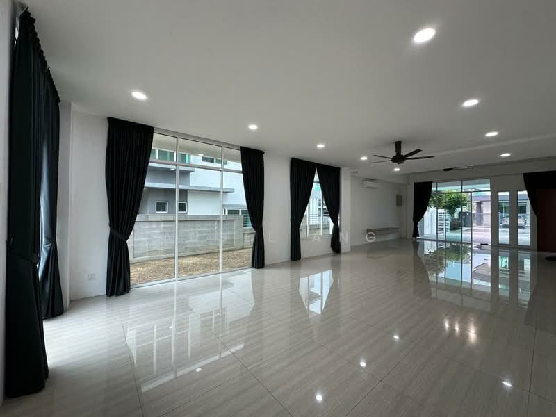 Bungalow for Rent in Bandar Country Homes (Rawang) - Angel Ang - Living Room - PropertyGuru.com.my