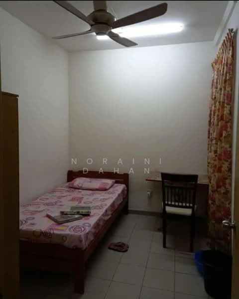 Pangsapuri untuk Dijual di Mentari Court - Noraini Dahan - Bedroom - PropertyGuru.com.my