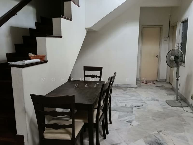Rumah Teres 2 Tingkat untuk Dijual di Usj 22 (Subang Jaya) - Mohammad Din Majid - Dining Room - PropertyGuru.com.my