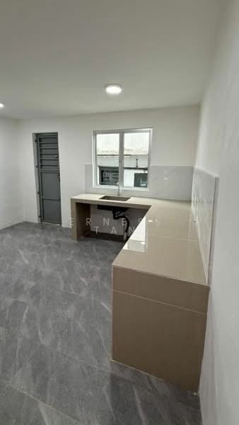 2-storey Terraced House for Sale in Taman Damai Jaya (Skudai) - Erness Tan - Kitchen - PropertyGuru.com.my