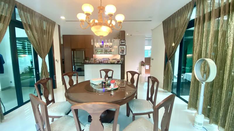 Rumah Banglo untuk Dijual di Bukit Jelutong (Shah Alam) - Adzura Zamedin - Dining Room - PropertyGuru.com.my