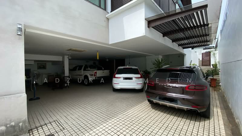 Rumah Banglo untuk Dijual di Bukit Jelutong (Shah Alam) - Adzura Zamedin - Car Park - PropertyGuru.com.my
