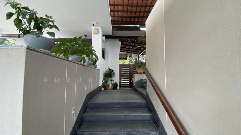 Rumah Banglo untuk Dijual di Bukit Jelutong (Shah Alam) - Adzura Zamedin - Entrance - PropertyGuru.com.my
