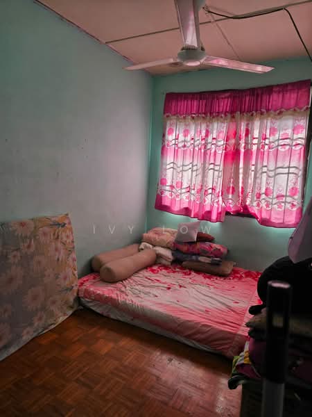 2-storey Terraced House for Sale in Taman Rinting (Masai) - Ivy Low - Bedroom - PropertyGuru.com.my