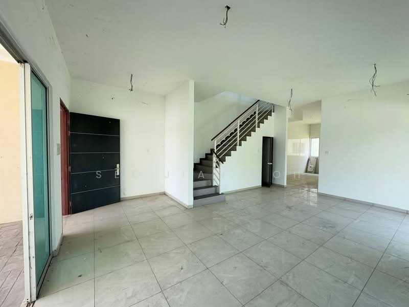 Rumah Teres 2 Tingkat untuk Dijual di Taman Naluri Indah (Seberang Jaya) - See Jian Goh - Living Room - PropertyGuru.com.my