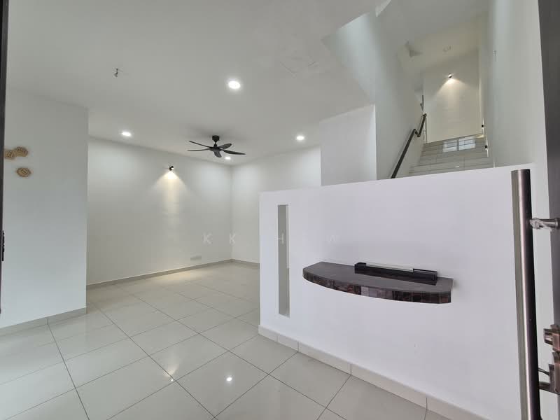 3-storey Terraced House for Rent in Tiara South (Semenyih) - KK HEW - Living Room - PropertyGuru.com.my