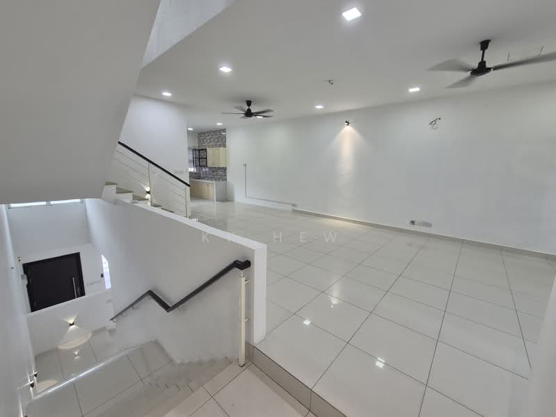 3-storey Terraced House for Rent in Tiara South (Semenyih) - KK HEW - Living Room - PropertyGuru.com.my