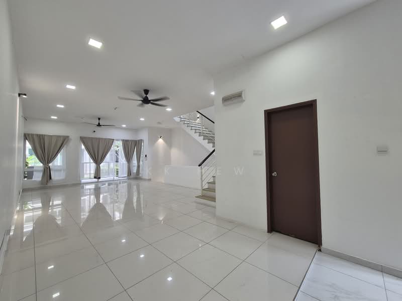 3-storey Terraced House for Rent in Tiara South (Semenyih) - KK HEW - Living Room - PropertyGuru.com.my