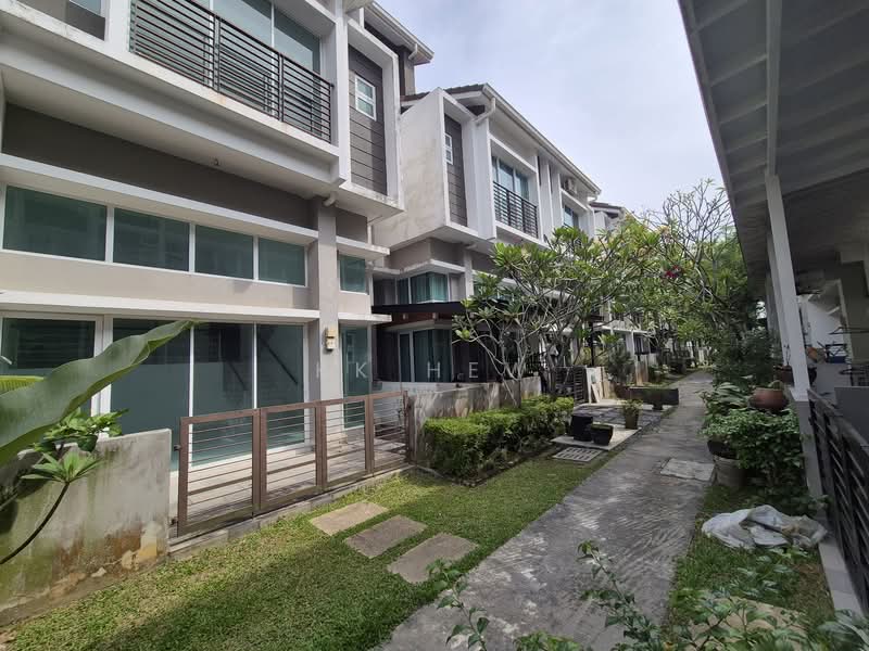 3-storey Terraced House for Rent in Tiara South (Semenyih) - KK HEW - Exterior - PropertyGuru.com.my