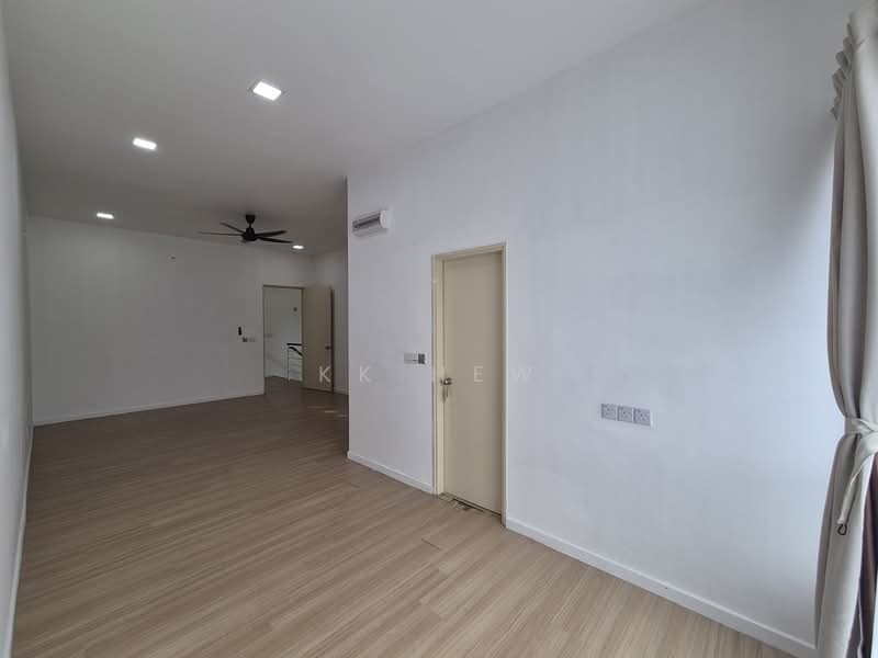 3-storey Terraced House for Rent in Tiara South (Semenyih) - KK HEW - Living Room - PropertyGuru.com.my