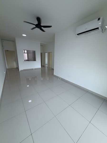Pangsapuri untuk Disewa di Seri Molek Perdana - Vivi Ong - Living Room - PropertyGuru.com.my