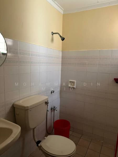 Rumah Teres 2 Tingkat untuk Dijual di Usj 16 (Subang Jaya) - Mohammad Din Majid - Bathroom - PropertyGuru.com.my