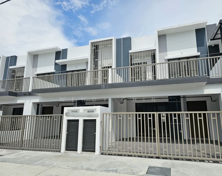 2-storey Terraced House for Sale in TAMAN PUCHONG UTAMA (Puchong) - Wendy Chin - Exterior - PropertyGuru.com.my