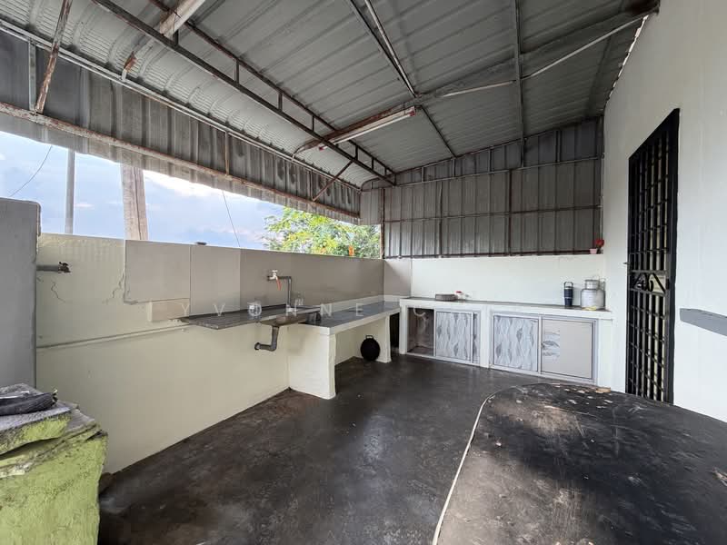 Semi-Detached House for Sale in Segamat (Johor) - Yvonne Chia - Kitchen - PropertyGuru.com.my