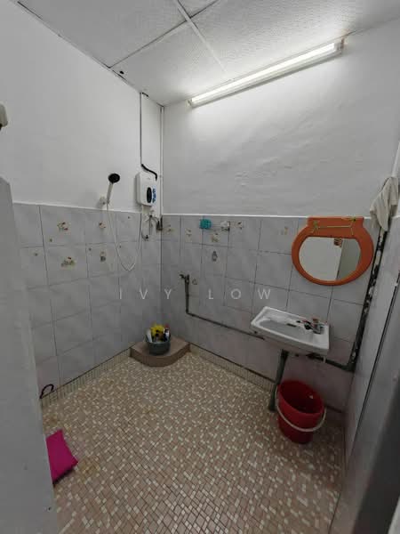 1-storey Terraced House for Sale in Skudai (Johor) - Ivy Low - Bathroom - PropertyGuru.com.my