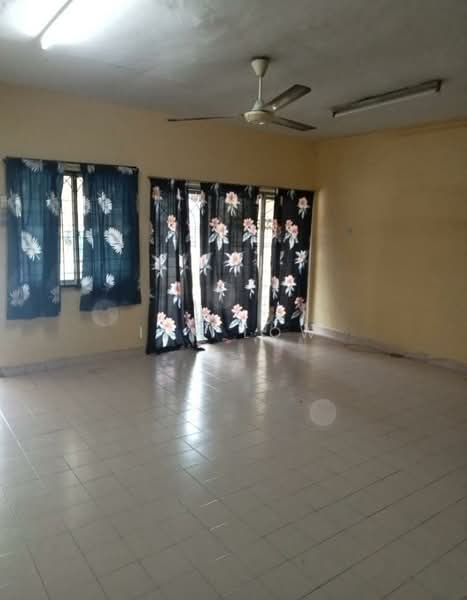 Rumah Teres 2 Tingkat untuk Dijual di Taman Bukit Kempas (Tampoi) - Ivy Low - Living Room - PropertyGuru.com.my