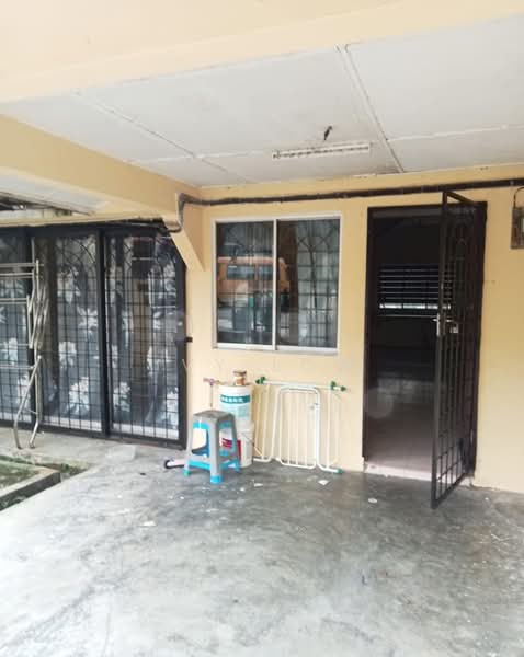 Rumah Teres 2 Tingkat untuk Dijual di Taman Bukit Kempas (Tampoi) - Ivy Low - Exterior - PropertyGuru.com.my