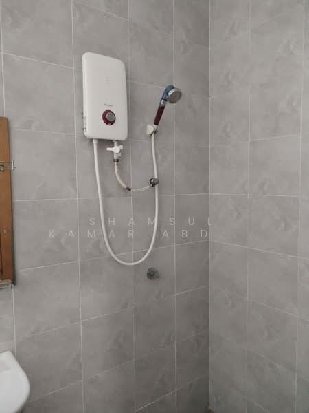 Apartment for Rent at Blok A & B, Pangsapuri Putra Impian - Shamsul Kamar Abd Shukor - Bathroom - PropertyGuru.com.my