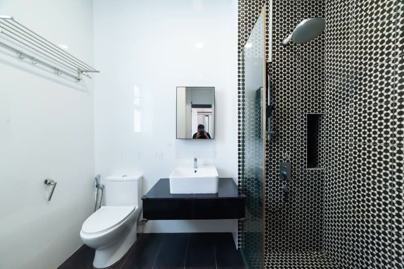 Semi-Detached House for Sale in Setia Alam (Selangor) - Clement Yew - Bathroom - PropertyGuru.com.my