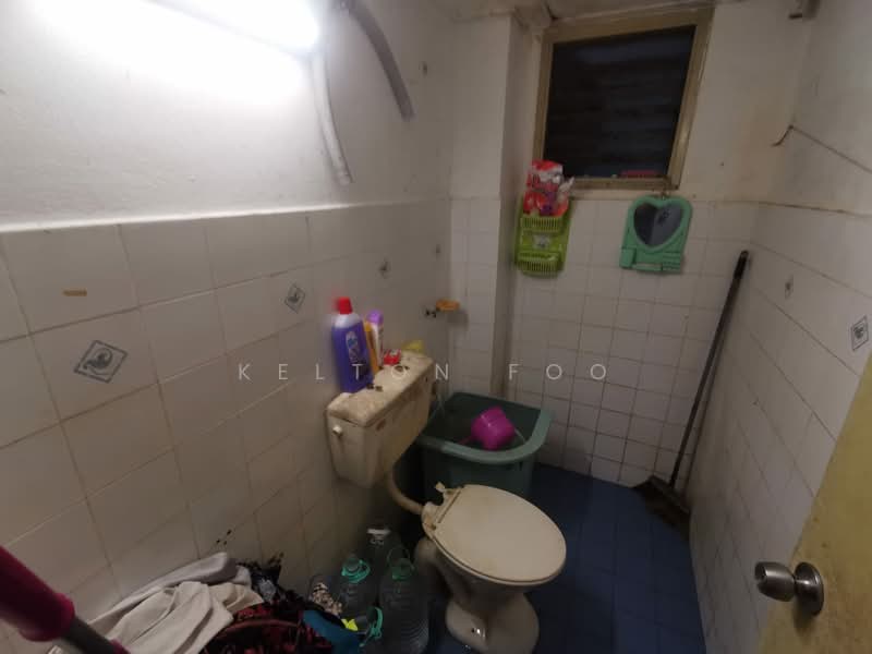 Rumah Flat untuk Dijual di Las Palmas - Kelton Foo - Bathroom - PropertyGuru.com.my