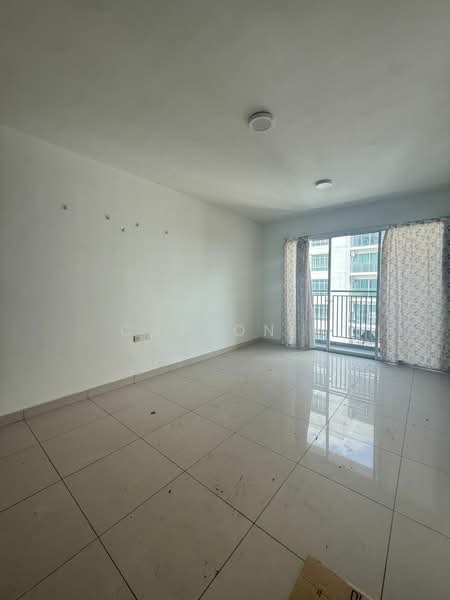 Pangsapuri untuk Dijual di Aliff Avenue (Dwi Alif) - Carson . - Living Room - PropertyGuru.com.my