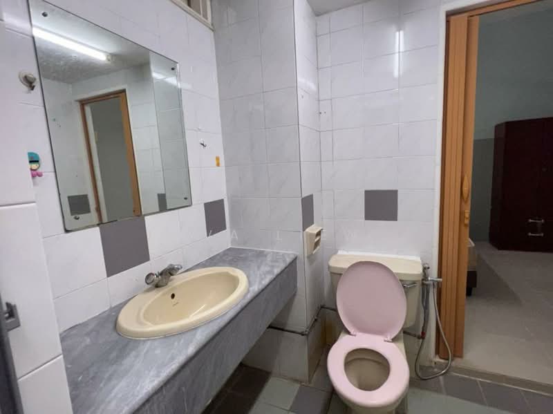 Apartment for Sale at Damai Villa (28 Logan) - Eva Liew - Bathroom - PropertyGuru.com.my