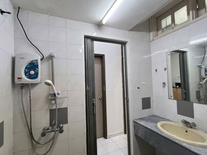 Apartment for Sale at Damai Villa (28 Logan) - Eva Liew - Bathroom - PropertyGuru.com.my