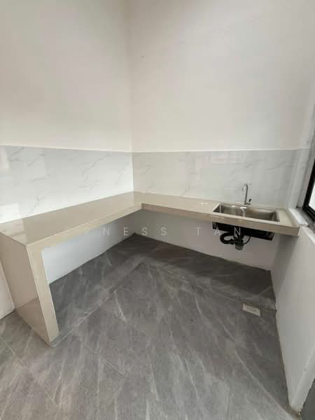 Rumah Flat untuk Dijual di Taman Pulai Utama - Erness Tan - Kitchen - PropertyGuru.com.my