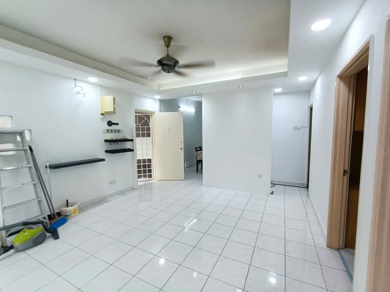 Apartment for Sale at Sri Cempaka (Puchong Jaya) - Ziyue Ong - Living Room - PropertyGuru.com.my