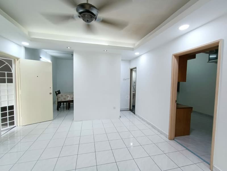 Apartment for Sale at Sri Cempaka (Puchong Jaya) - Ziyue Ong - Living Room - PropertyGuru.com.my