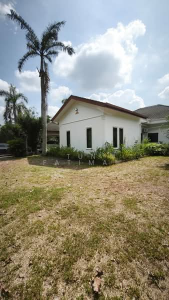 Bungalow for Sale in Teluk Kemang (Negeri Sembilan) - Tun Fatimah - Exterior - PropertyGuru.com.my