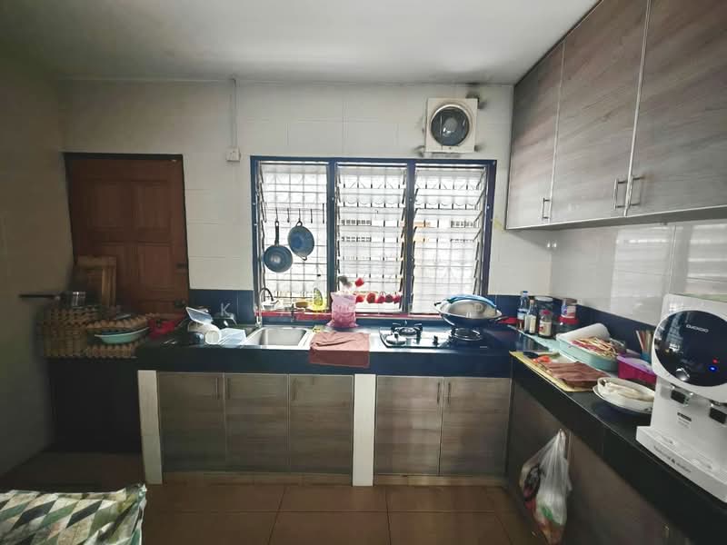 1-storey Terraced House for Sale in Kepong Baru (Kepong) - Kian Leap - Kitchen - PropertyGuru.com.my