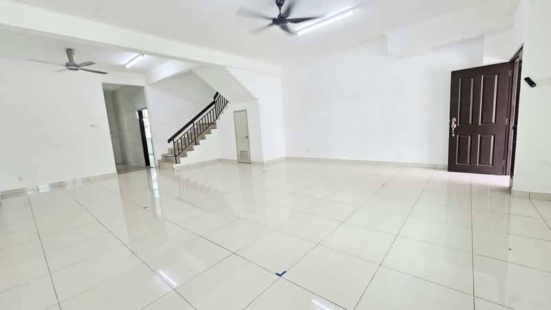 2-storey Terraced House for Sale in TAMAN PUCHONG UTAMA (Puchong) - Wendy Chin - Living Room - PropertyGuru.com.my