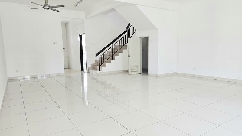 2-storey Terraced House for Sale in TAMAN PUCHONG UTAMA (Puchong) - Wendy Chin - Living Room - PropertyGuru.com.my