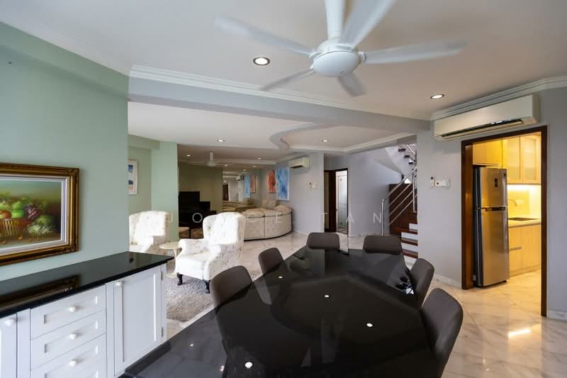 Kondominium untuk Dijual di Marina Tower (Ratu Mutiara) - Joyce Tan - Living Room - PropertyGuru.com.my